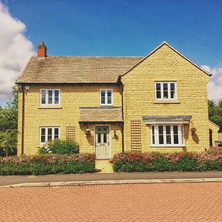 Moon House Bed and Breakfast Witney Buitenkant foto