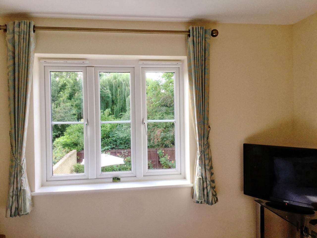 Moon House Bed and Breakfast Witney Buitenkant foto