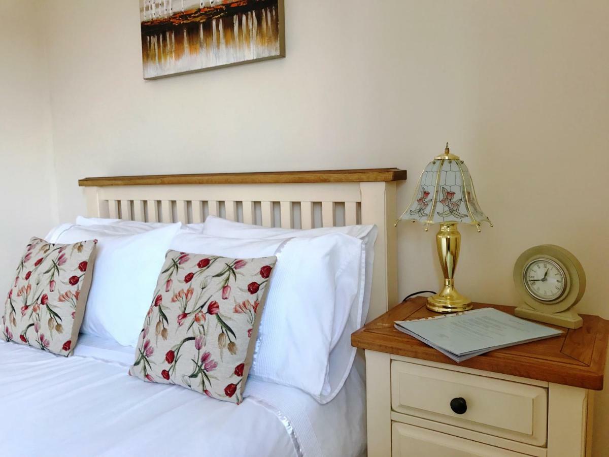 Moon House Bed and Breakfast Witney Buitenkant foto